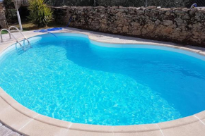 Spacious house with garden near Bemposta + private pool